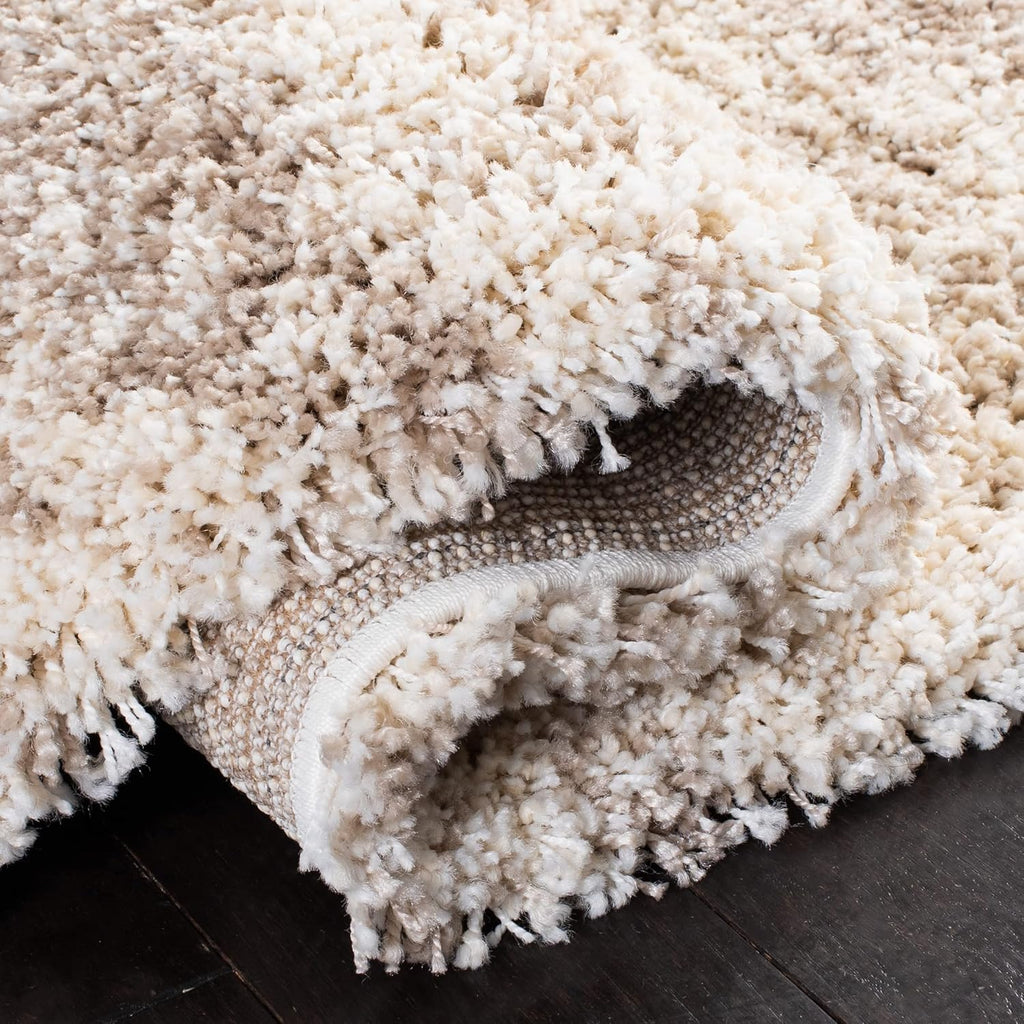 Ivory & Beige 5'3" x 7'6" Area Rug Y35235