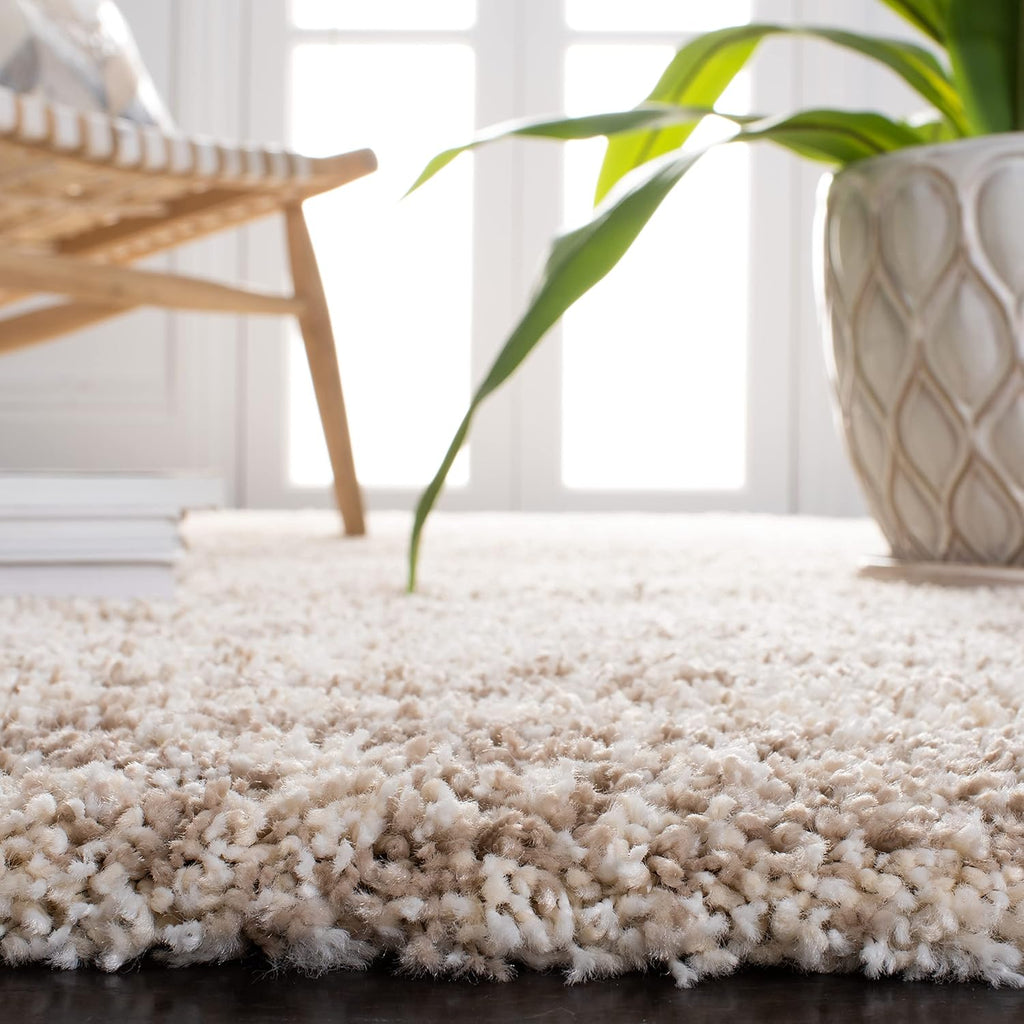 Ivory & Beige 5'3" x 7'6" Area Rug Y35235