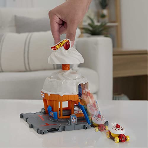 HOT WHEELS City Downtown Spielset mit manuellem Aufzug, Rampe, inklusive 1 Auto X2867