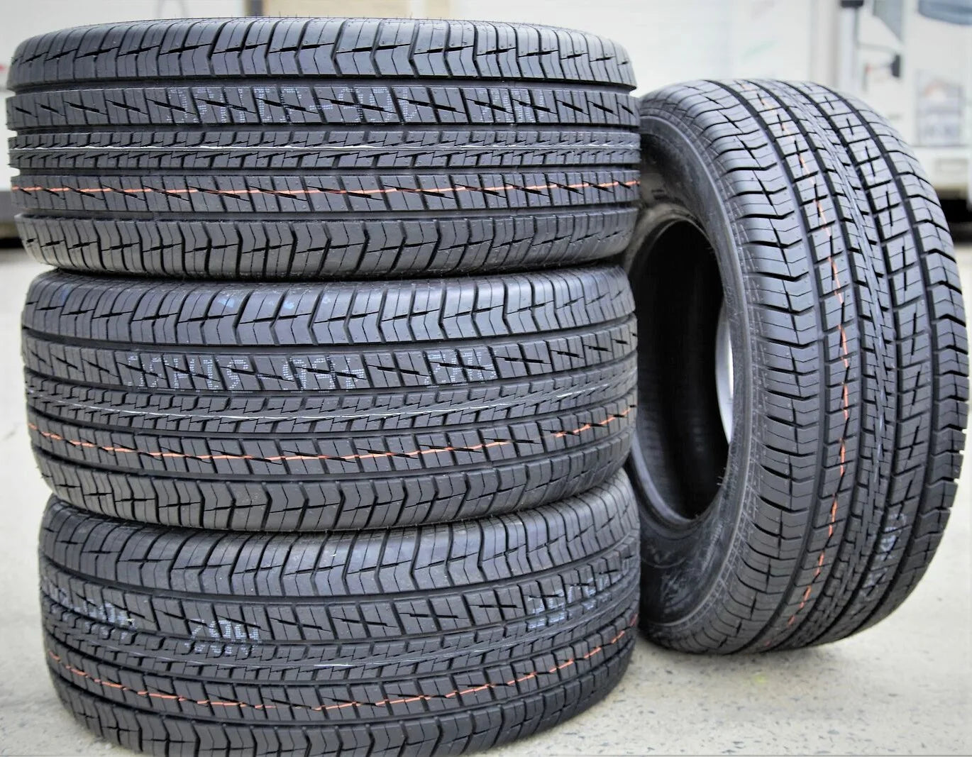275/60R15 107S All Season Tire Z559729