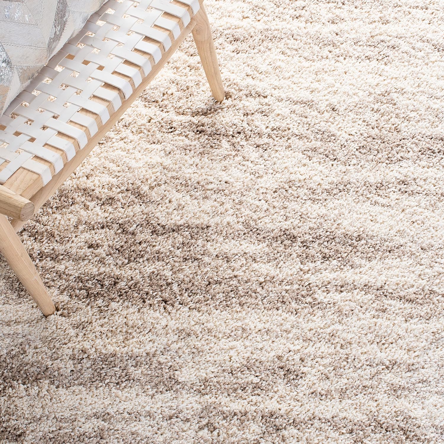 Ivory & Beige 5'3" x 7'6" Area Rug Y35235