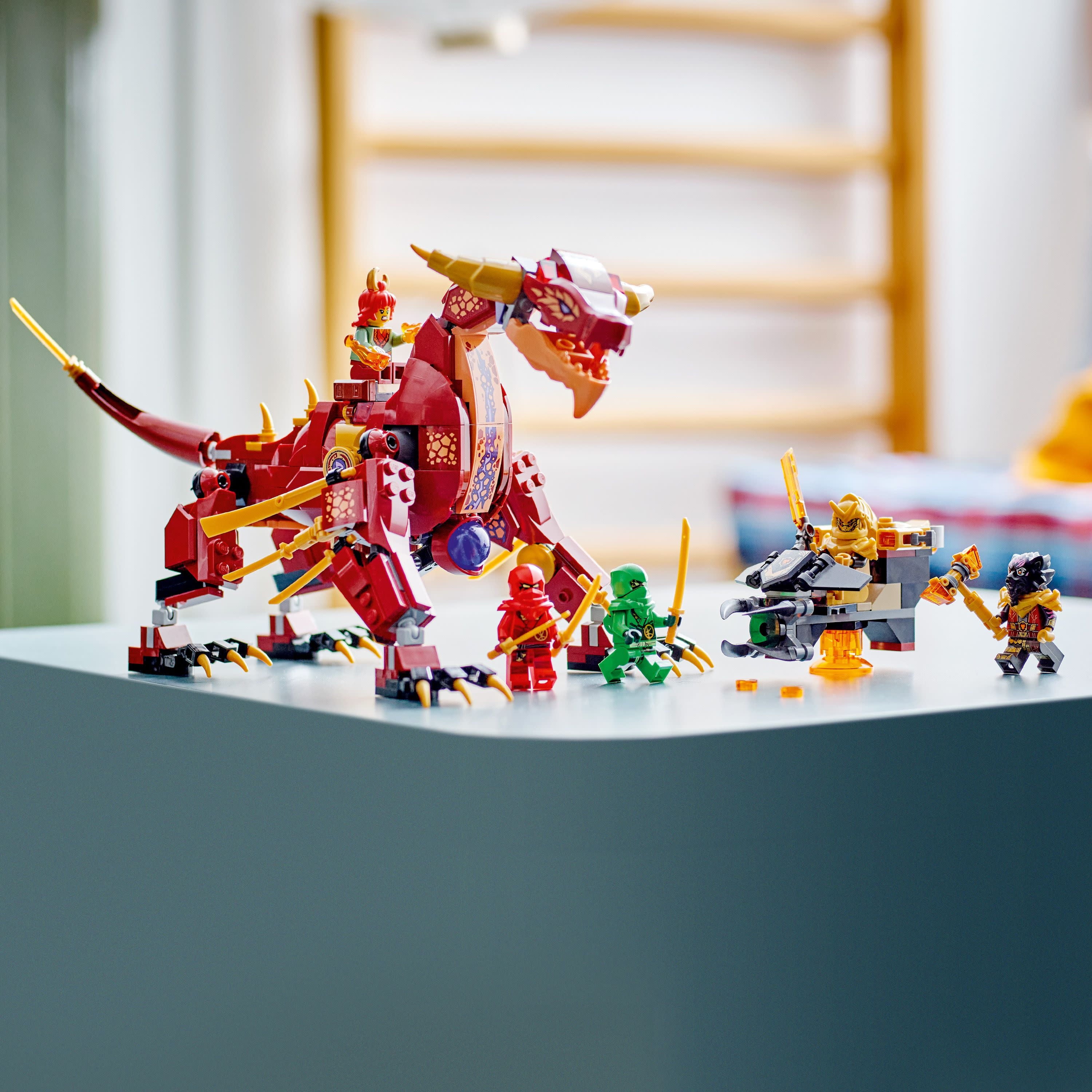 Lava Dragon Building Toy Set with Hovercraft and 5 Minifigures S148