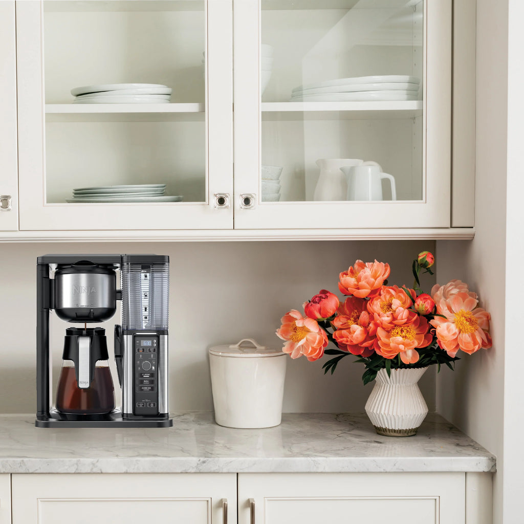 Single Serve Coffee Maker with Glass Carafe J5602