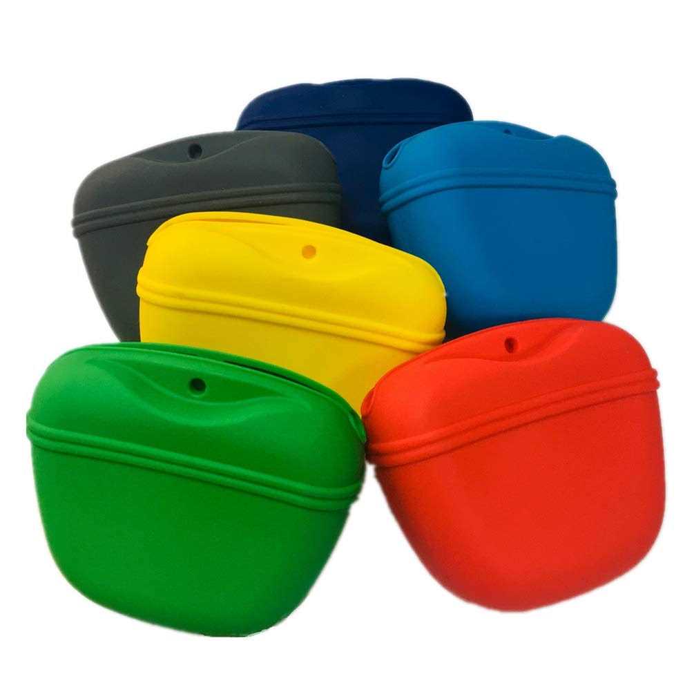 Silicone Dog Treat Pouch with Magnetic Closure and Waist Clip Z881910