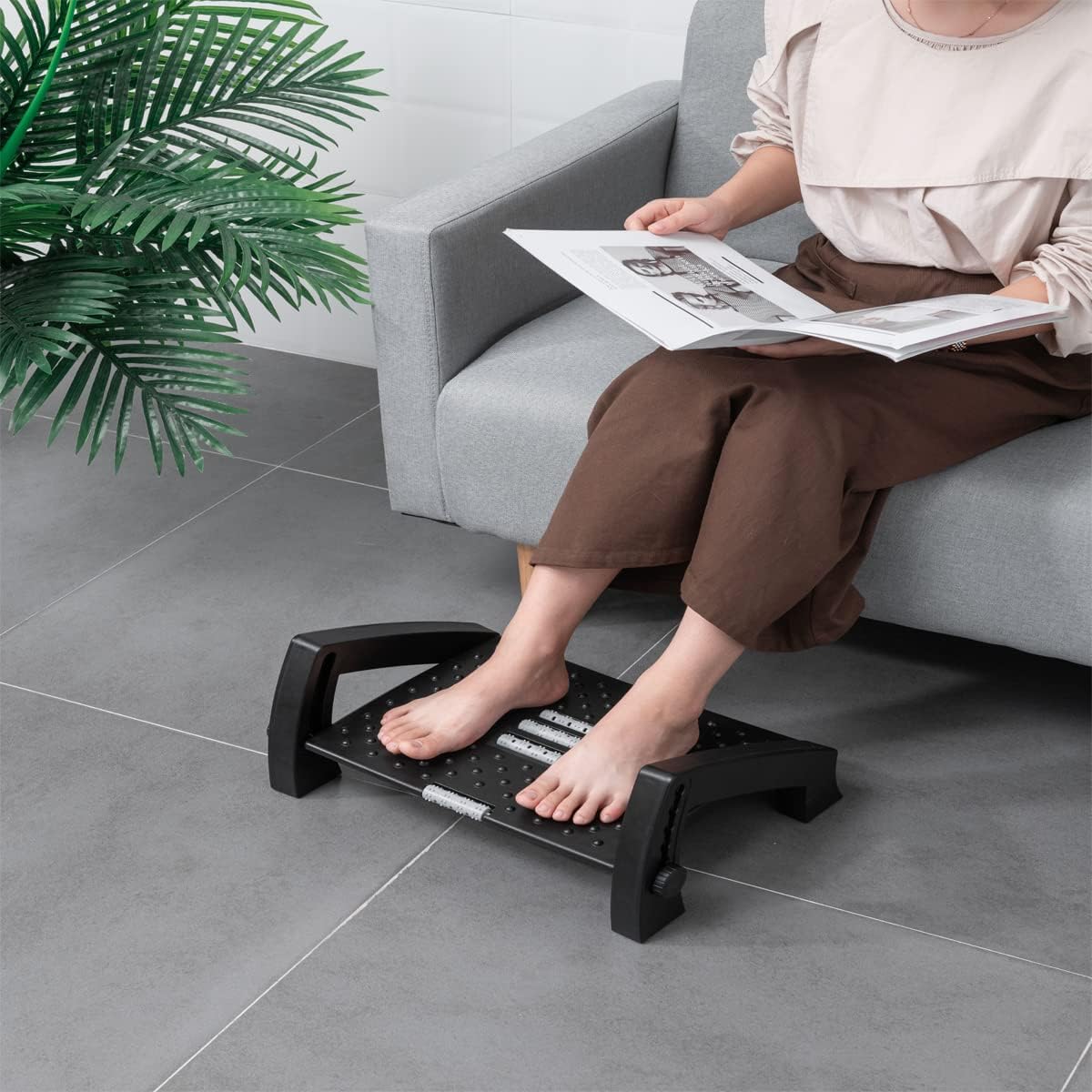 Adjustable Height Foot Rest with Massage Surface W6856