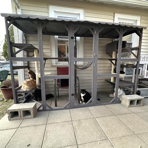 Outdoor Wooden Cat Enclosure with Scratching Posts B11408