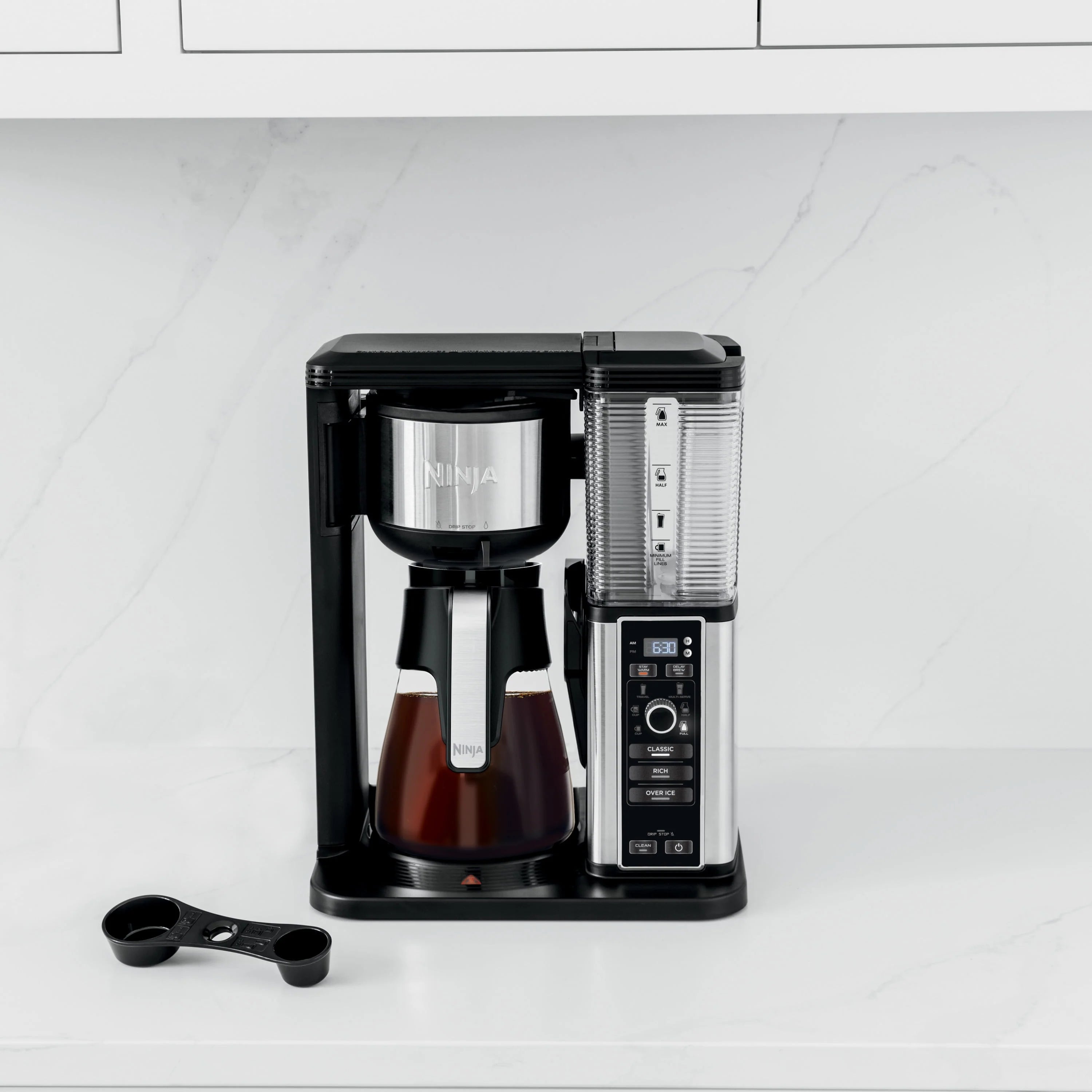 Single Serve Coffee Maker with Glass Carafe J5602