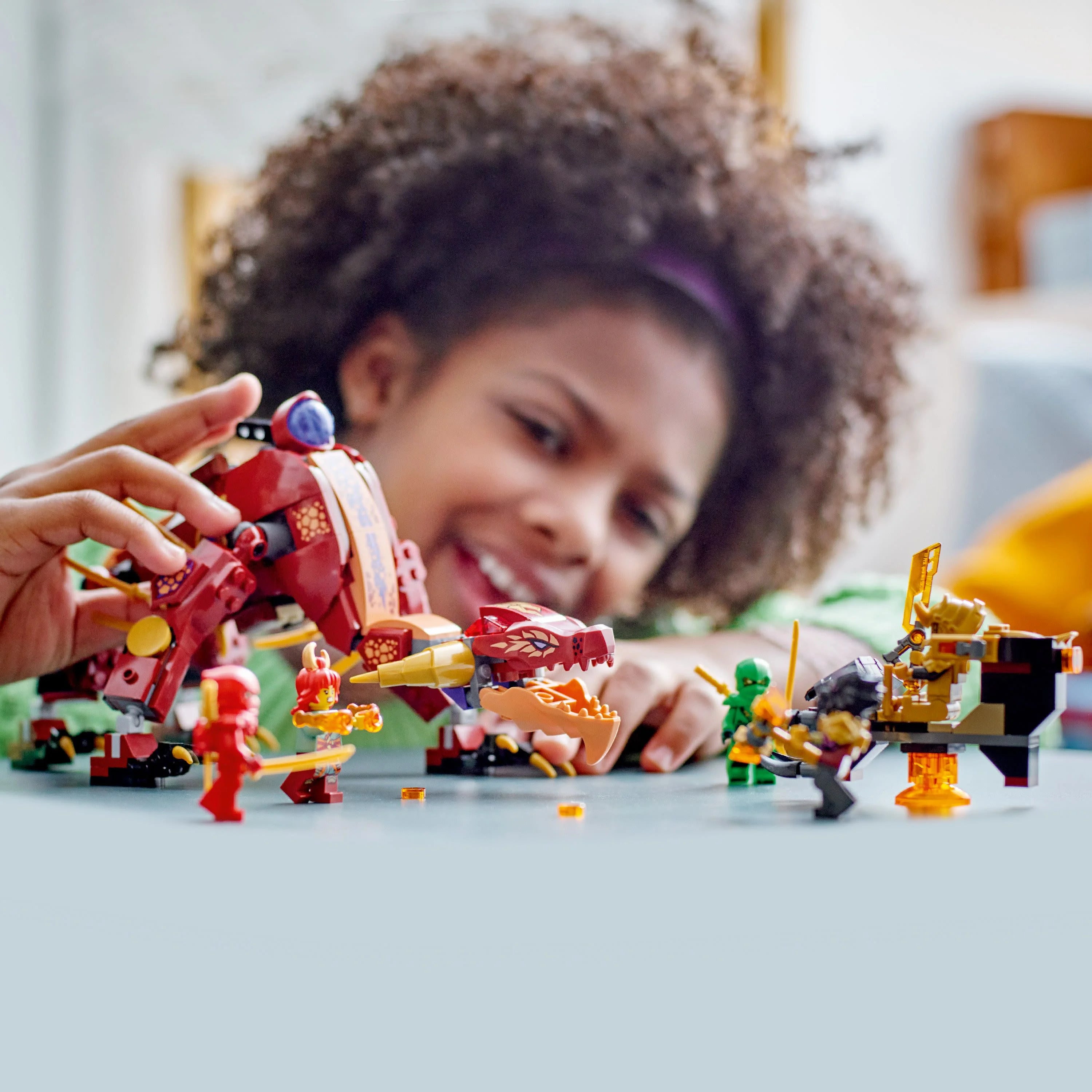 Lava Dragon Building Toy Set with Hovercraft and 5 Minifigures S148