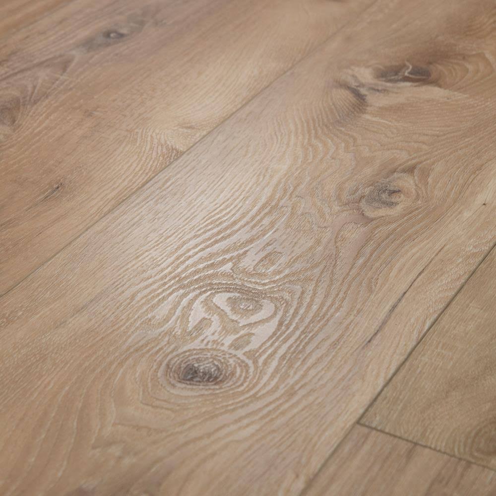 Oak 9-in x 70.87-in Waterproof Interlocking Luxury Vinyl Plank Flooring R1010