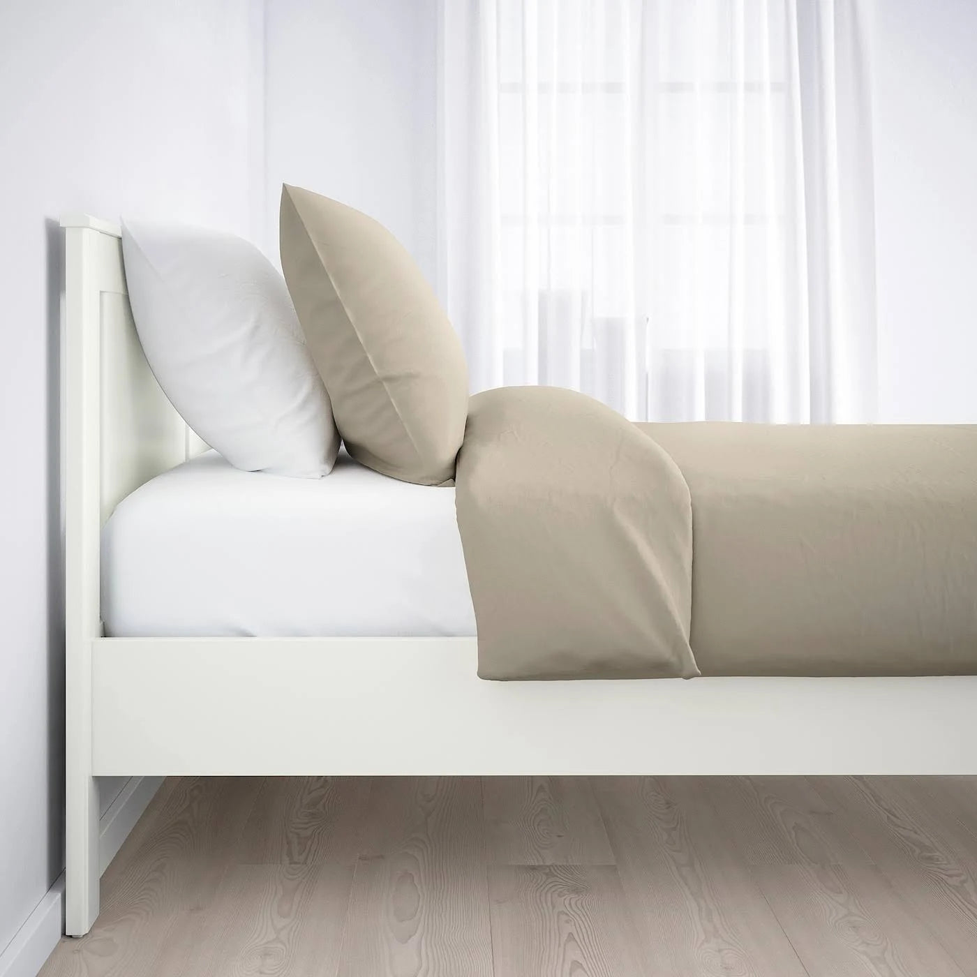White Full/Double Bed Frame D26223