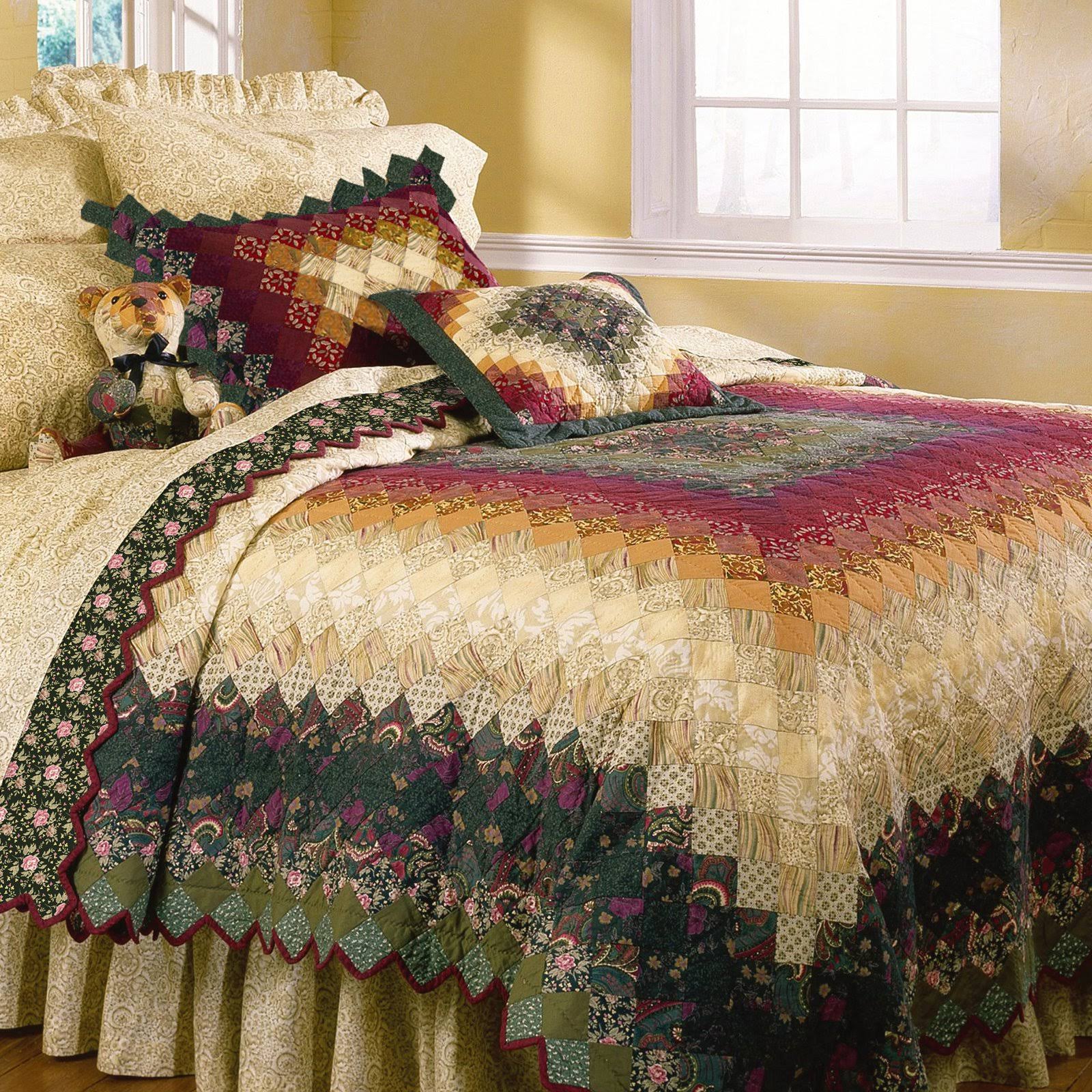 Cotton Pieced Quilt - Full/Queen A4587