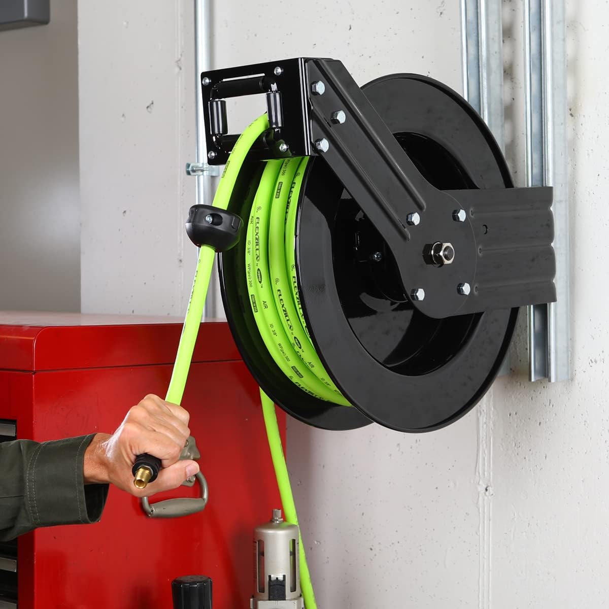 3/8 in. x 50 ft. Heavy Duty Hybrid Air Hose Reel Q87197