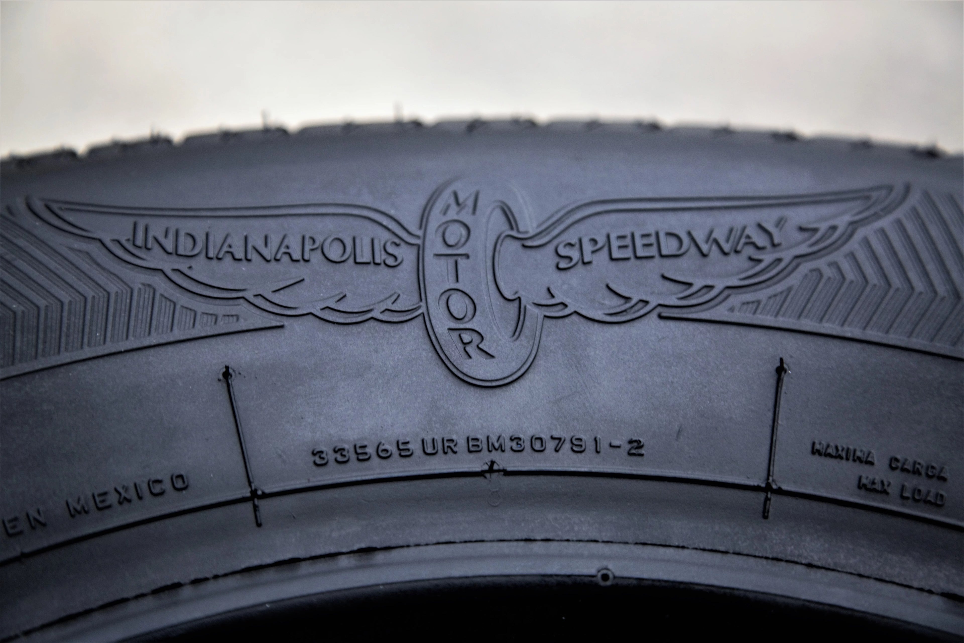 275/60R15 107S All Season Tire Z559729